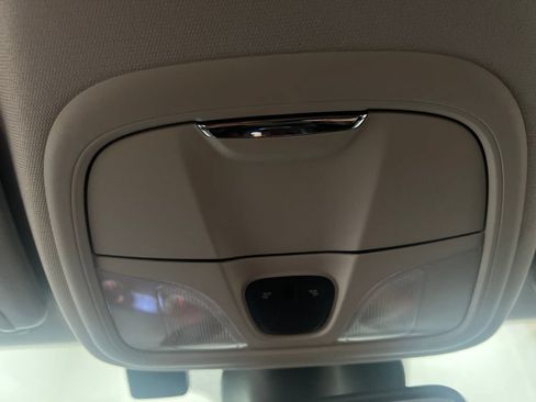 Used 2022 Jeep Cherokee Latitude Lux FWD image 23