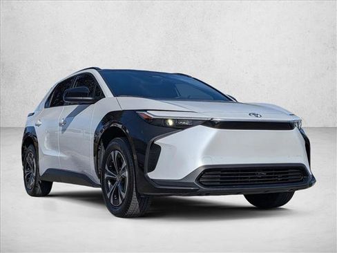 Used 2023 Toyota bZ4X XLE image 3