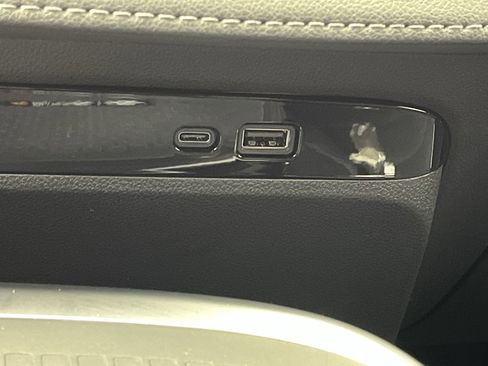 New 2026 Buick Enclave Preferred w/ LPO, Floor Liner Package image 24