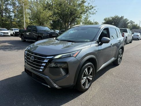 Used 2026 Nissan Rogue SL FWD image 1