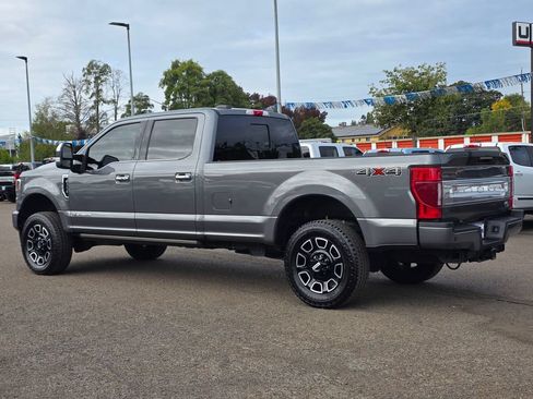Used 2022 Ford F350 Platinum AWD/4WD image 2