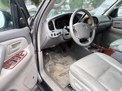 Used 2005 Toyota Sequoia Limited AWD/4WD image 9