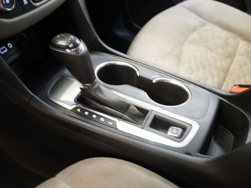 Used 2020 Chevrolet Equinox LS FWD image 22