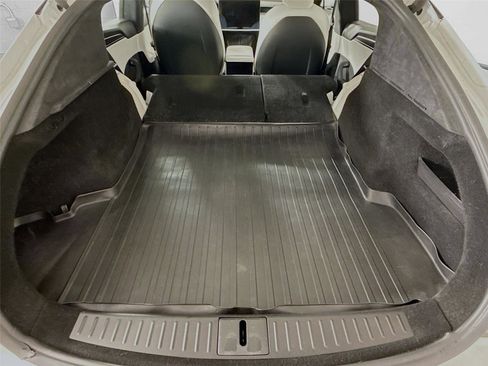 Used 2022 Tesla Model S Plaid image 15