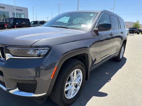 Used 2025 Jeep Grand Cherokee L Laredo AWD/4WD image 11