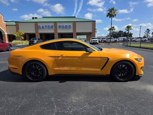 Used 2018 Ford Mustang Shelby GT350 w/ Convenience Package RWD image 4