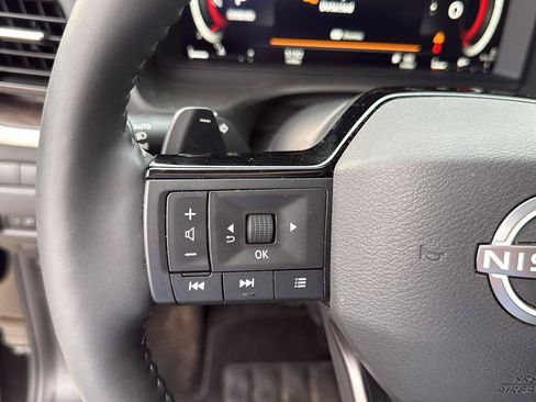Used 2025 Nissan Rogue Platinum w/ Platinum Premium Package FWD image 22