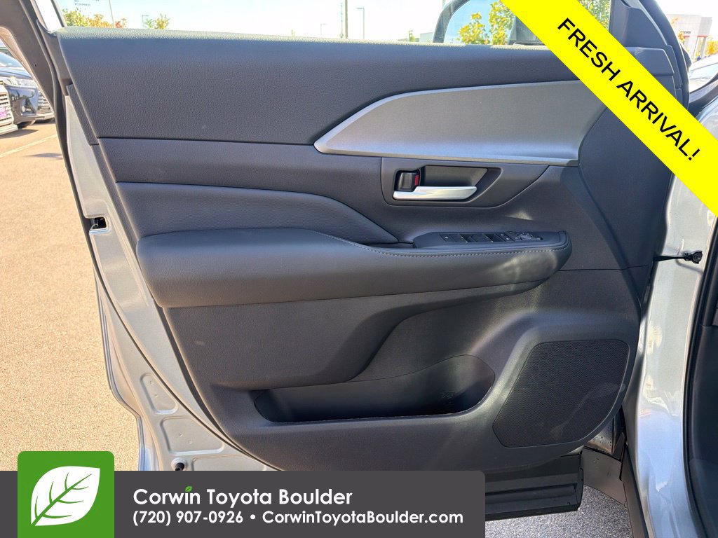 New 2026 Toyota Grand Highlander XLE FWD image 25