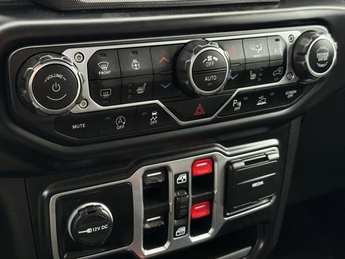 Certified 2021 Jeep Gladiator Overland image 28