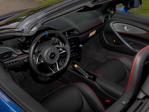 New 2025 McLaren Artura Spider image 28
