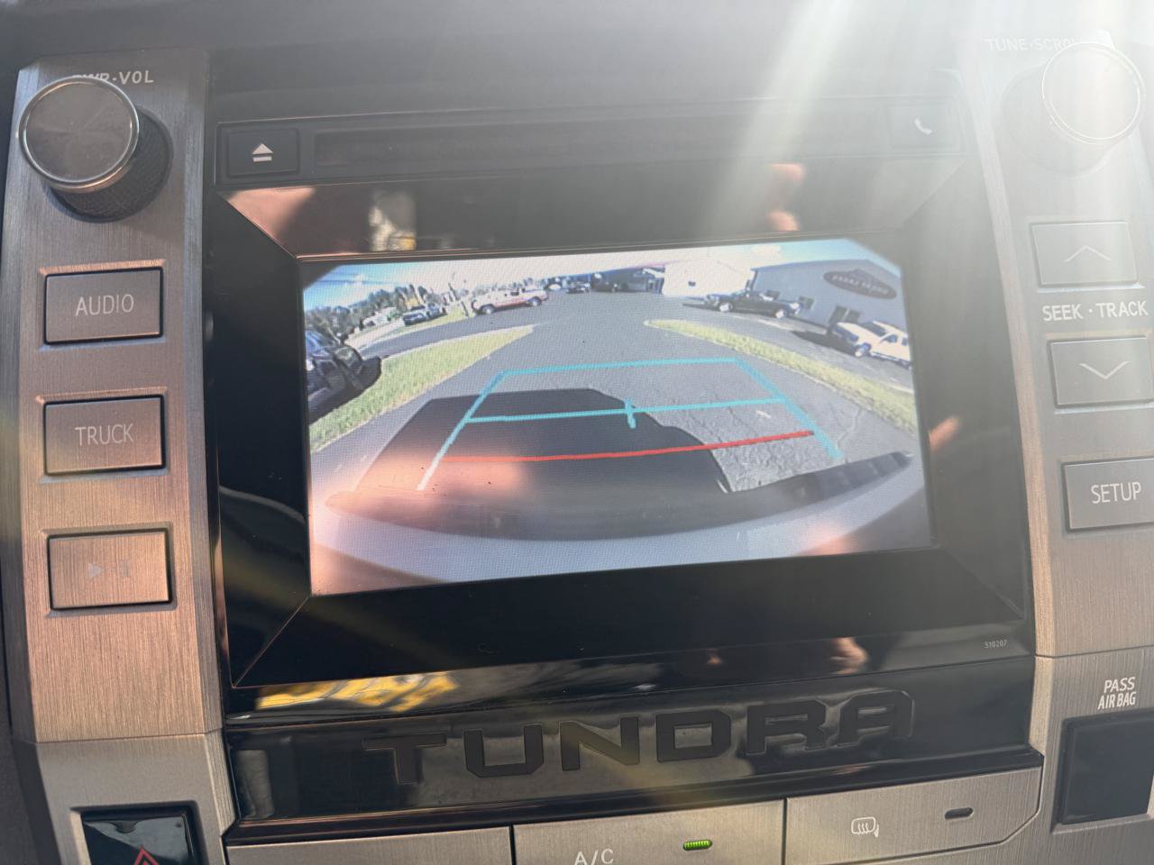 Used 2018 Toyota Tundra SR AWD/4WD image 27