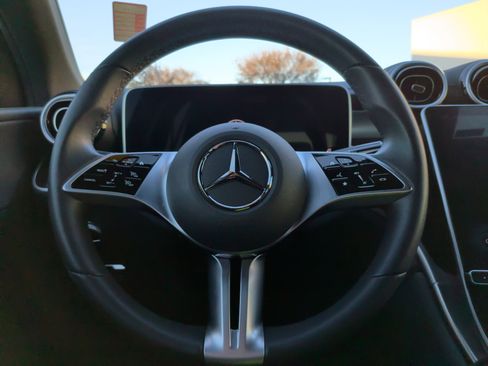 Used 2024 Mercedes-Benz GLC 300 image 19