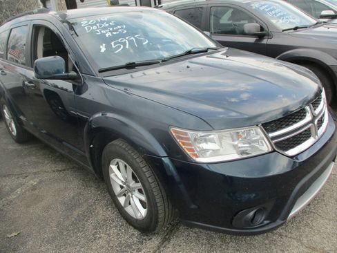 Used 2014 Dodge Journey SXT image 3