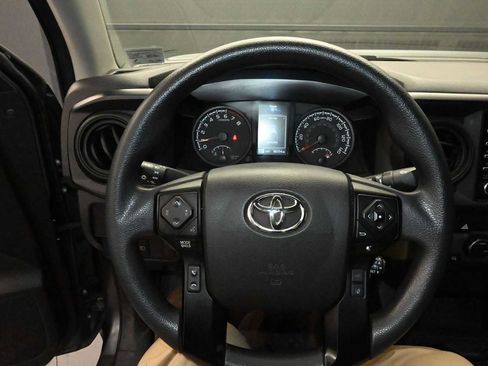 Used 2022 Toyota Tacoma SR AWD/4WD image 12
