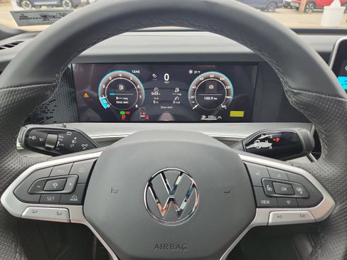 New 2026 Volkswagen Tiguan SE R-Line image 14