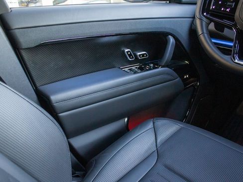 Used 2024 Land Rover Range Rover Sport image 19