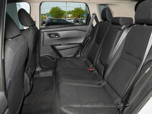 Used 2024 Nissan Rogue S image 7