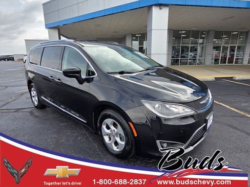 Used 2017 Chrysler Pacifica Touring-L Plus w/ Advanced Safetytec Group FWD image 1