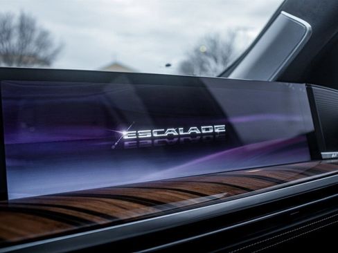 Used 2026 Cadillac Escalade Platinum Sport w/ LPO, Floor Liner Package image 30