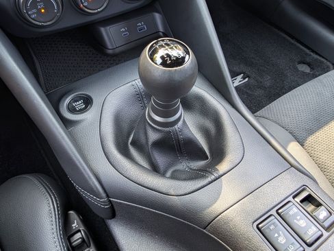 Used 2024 Nissan Z Performance w/ Floor Mat Package image 29