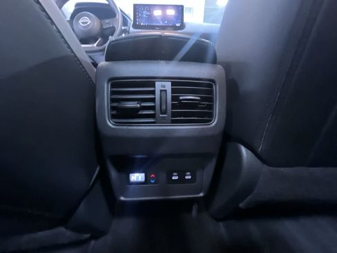 Used 2024 Nissan Rogue SL w/ SL Premium Package image 39