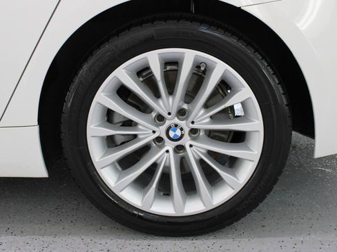 Used 2021 BMW 530i w/ Convenience Package RWD image 36