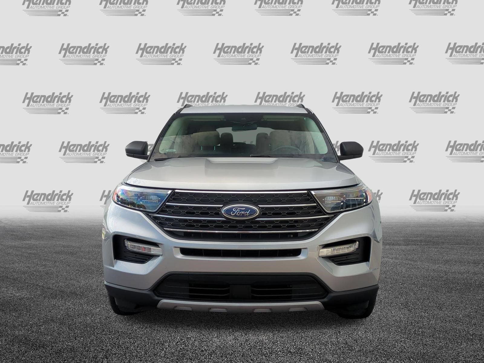 Used 2022 Ford Explorer XLT w/ Equipment Group 202A AWD/4WD image 3
