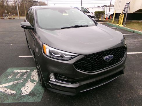 Used 2020 Ford Edge ST w/ Equipment Group 401A image 2