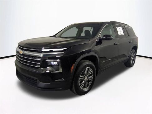 Used 2026 Chevrolet Traverse LT FWD image 9