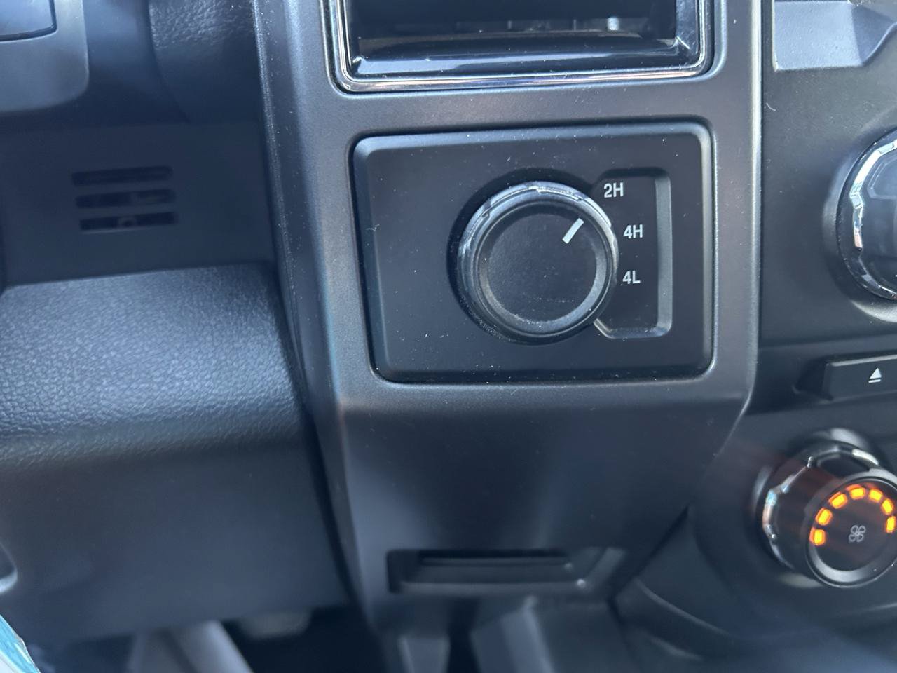 Used 2018 Ford F150 XLT w/ Equipment Group 302A Luxury AWD/4WD image 28