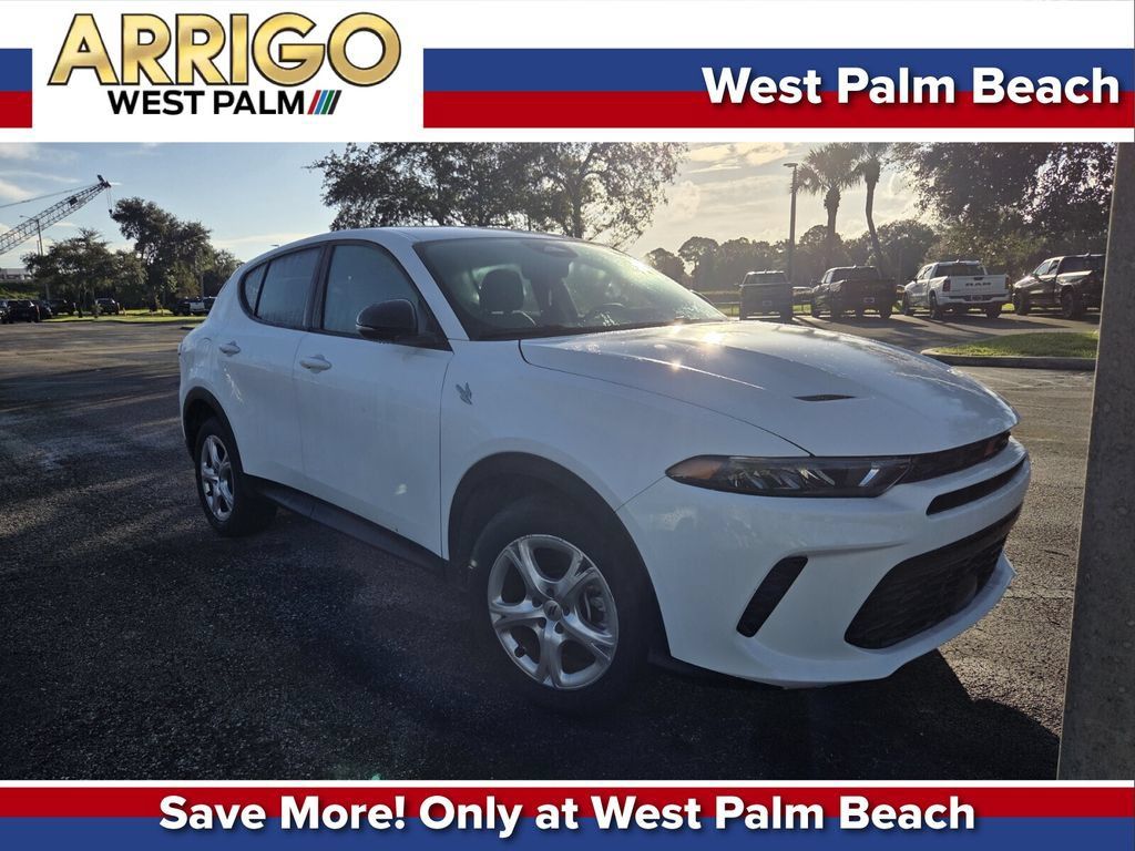 Used 2025 Dodge Hornet GT AWD/4WD image 1
