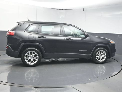 Used 2014 Jeep Cherokee Sport FWD image 8