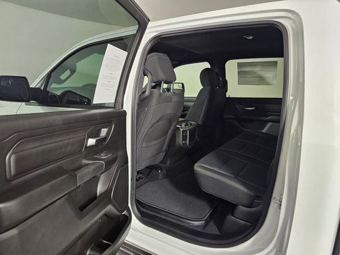 New 2026 RAM 1500 Express AWD/4WD image 32