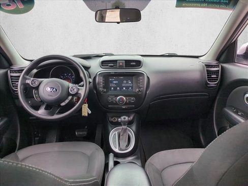 Used 2018 Kia Soul + FWD image 16