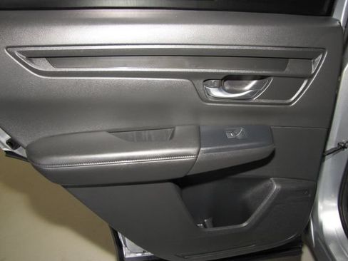 Used 2025 Honda CR-V LX image 12