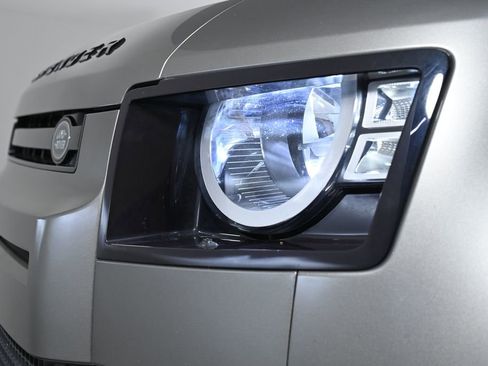Used 2023 Land Rover Defender 110 S AWD/4WD image 42