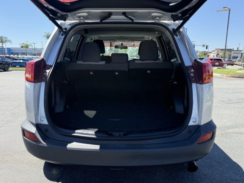 Used 2015 Toyota RAV4 XLE FWD image 8