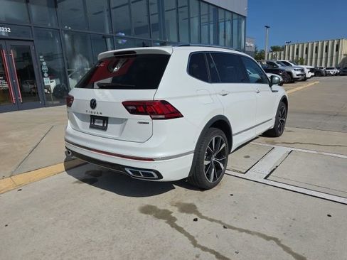Used 2023 Volkswagen Tiguan SEL R-Line image 4