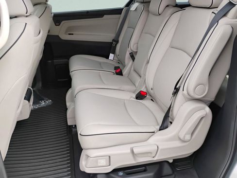 New 2026 Honda Odyssey Touring image 23