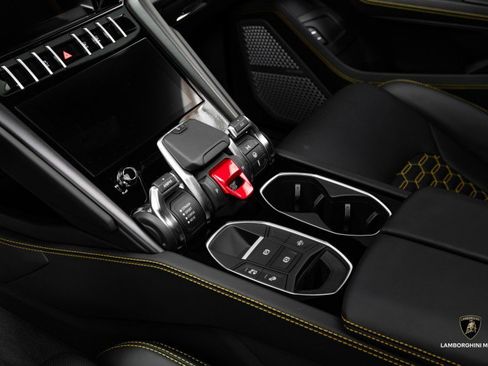 Used 2024 Lamborghini Urus S image 30