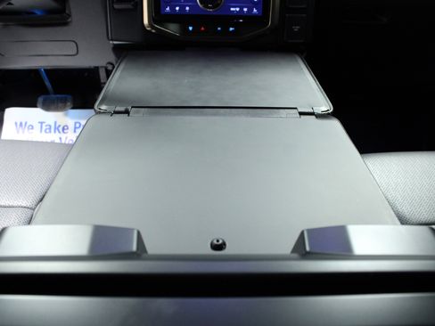 Used 2025 Ford F150 Lightning Lariat image 20