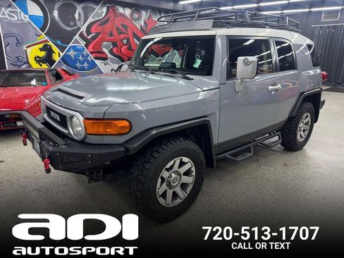 Used 2014 Toyota FJ Cruiser 4WD w/ Convenience Package image 1