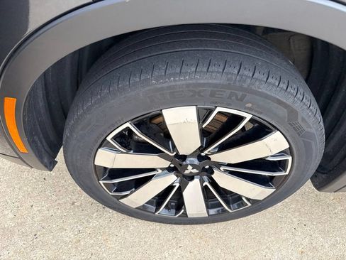 Used 2025 Mitsubishi Outlander SE AWD/4WD image 12