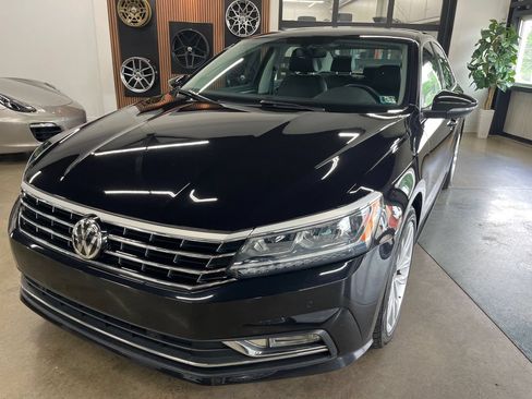 Used 2018 Volkswagen Passat 2.0T SE FWD image 3