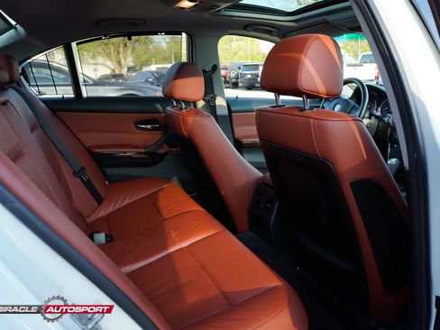 Used 2011 BMW 335i xDrive Sedan AWD/4WD image 38