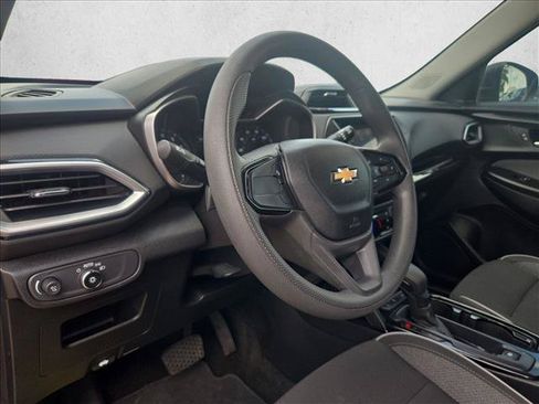 Used 2021 Chevrolet TrailBlazer LS FWD image 9