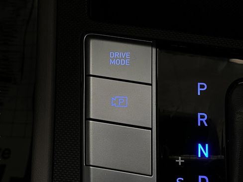 Certified 2024 Hyundai Elantra SEL FWD image 25