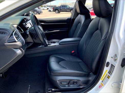 Used 2018 Toyota Camry SE FWD image 7