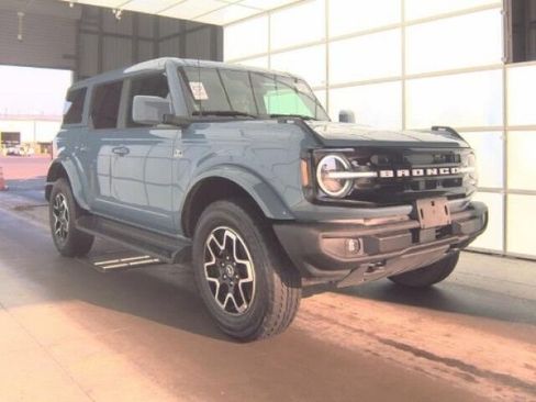 Used 2025 Ford Bronco Outer Banks AWD/4WD image 3