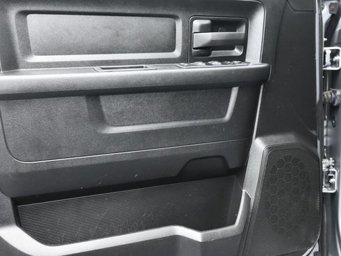 Used 2024 RAM 2500 Tradesman w/ Chrome Appearance Group image 15